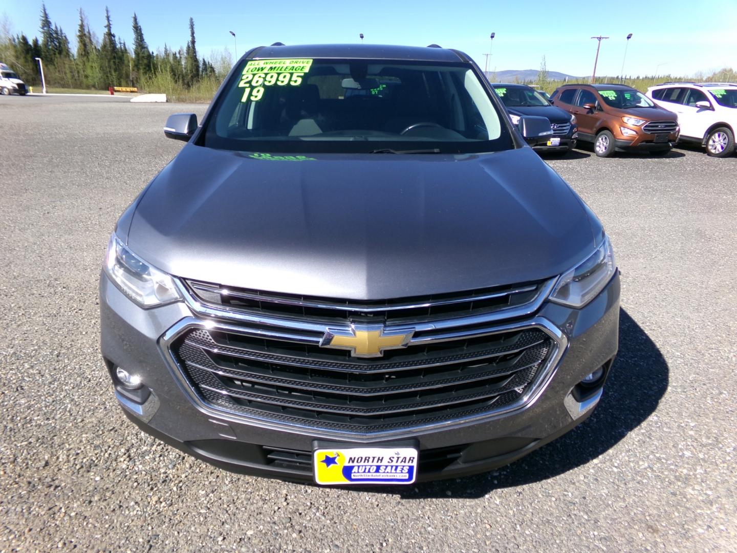 2019 Grey /Black Chevrolet Traverse LT (1GNEVGKW1KJ) with an 3.6L V6 DOHC 24V engine, located at 2630 Philips Field Rd., Fairbanks, AK, 99709, (907) 458-0593, 64.848068, -147.780609 - Photo#1